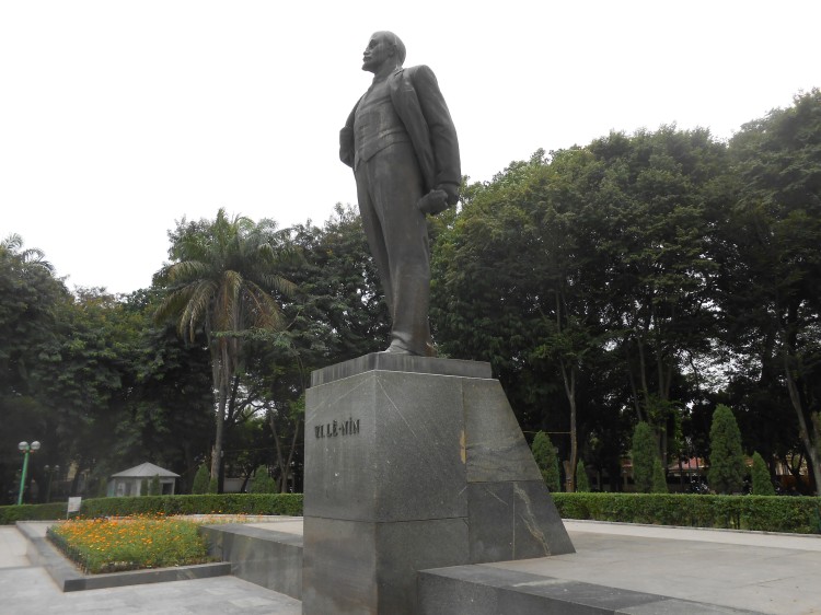 Lenin statue